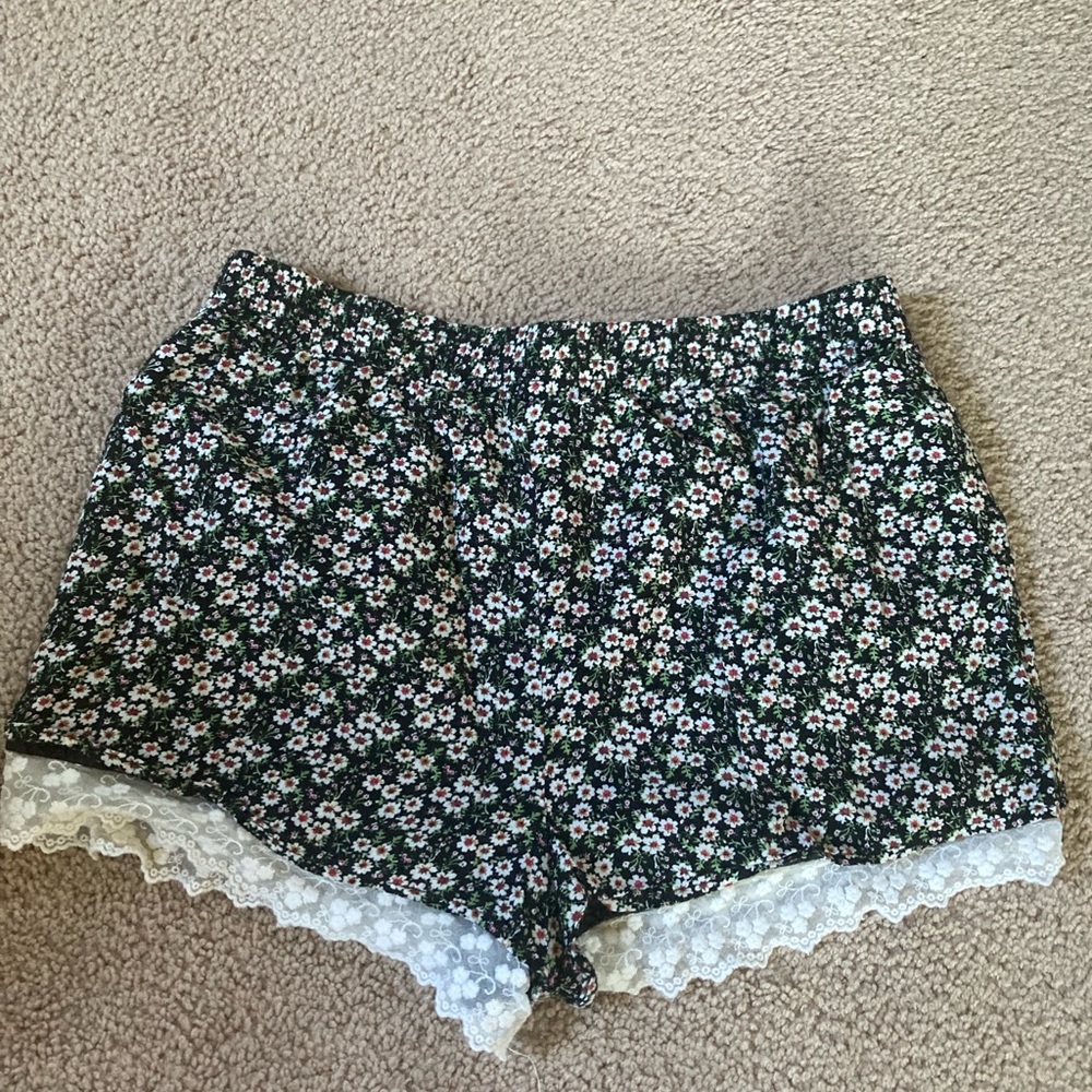 Floral Lace Trim Women's Shorts